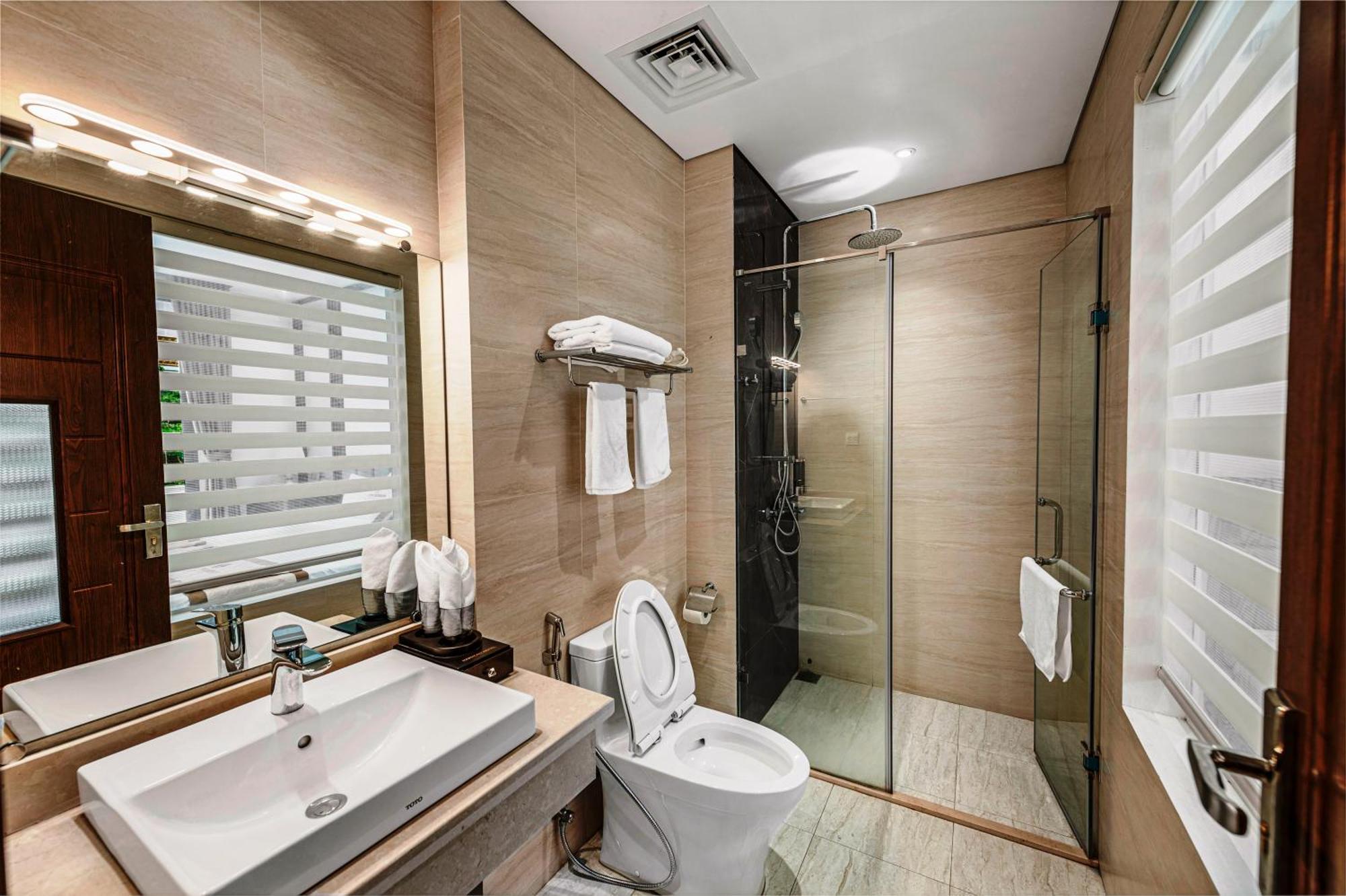 Harmony Halong Hotel Ha Long Esterno foto
