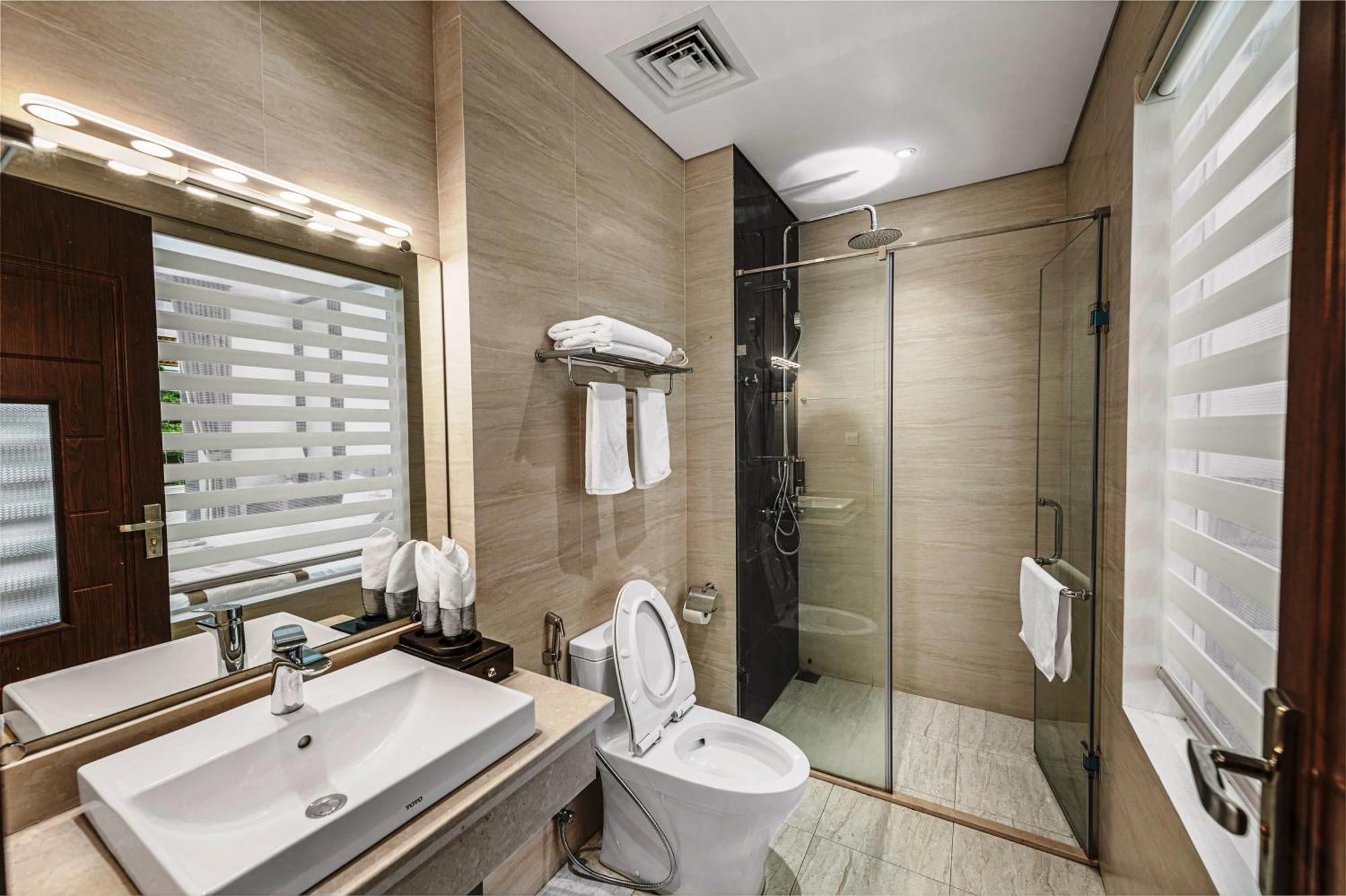 Harmony Halong Hotel Ha Long Esterno foto